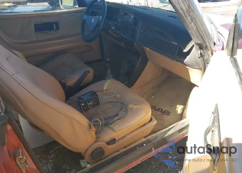 1989 Saab 900 z USA, uszkodzony, nr VIN YS3AT75L8K7024587